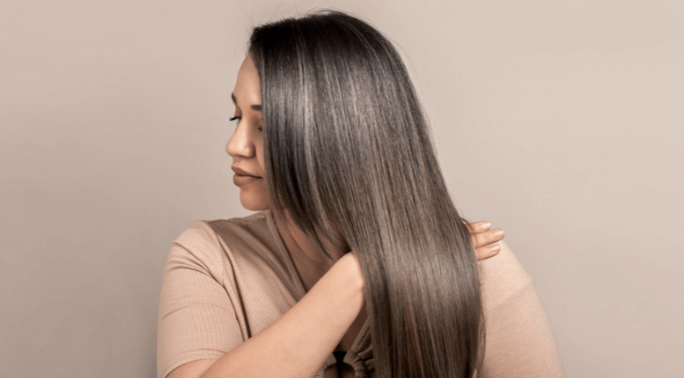 A women show hair extensions length