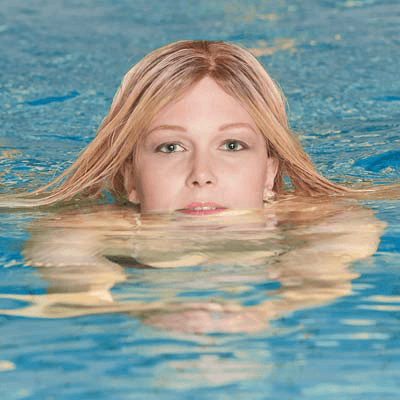 Swimming-in-a-Wig-3