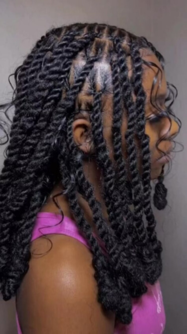 19-Invisible-Locs-with-Curls
